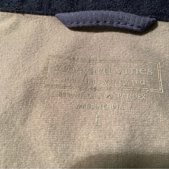 Lightweight Vineyard Vines jacket. Large. - Picture 4 of 6
